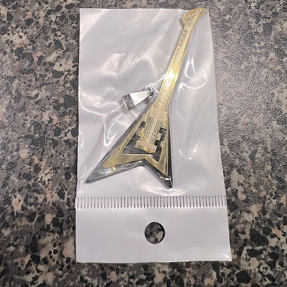 NEW🎸 MENS 2-TONE GOLD/SILVER STAINLESS STEEL GUITAR BLACK LEATHER CORD NECKLACE - Picture 2 of 2